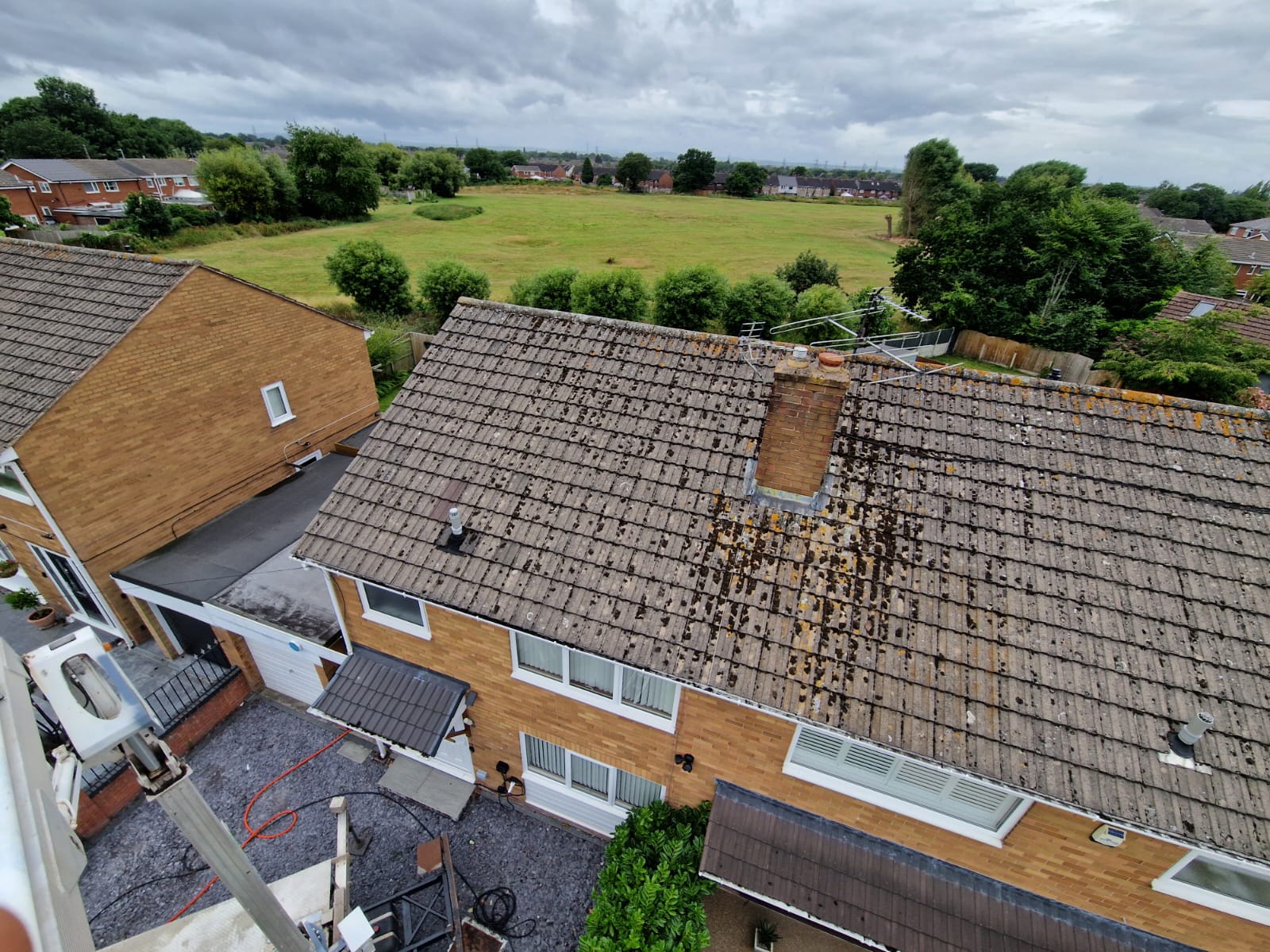 roof cleaning liverpool